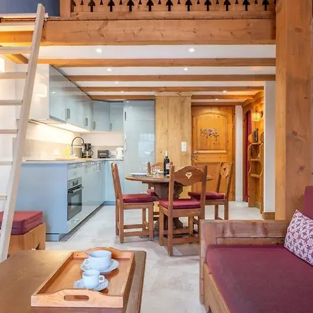 Daire Le Cristal - Close To The Slopes & Free Parking - By Cozee Chamonix