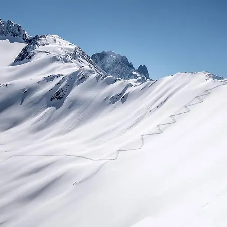 Daire Le Cristal - Close To The Slopes & Free Parking - By Cozee Chamonix