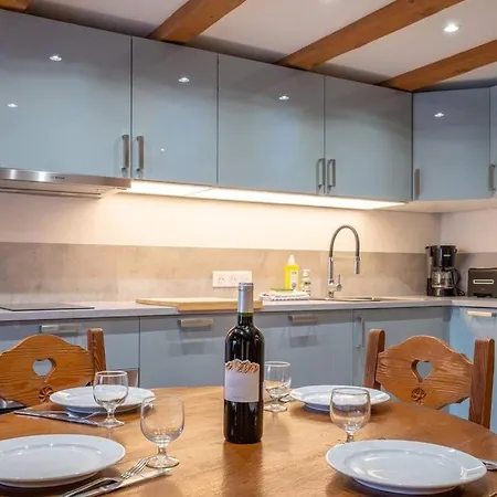 Le Cristal - Close To The Slopes & Free Parking - By Cozee 아파트